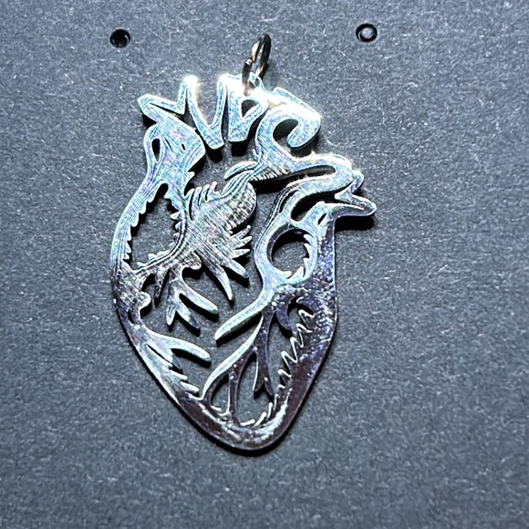 Heart pendant and chain - Picture 2 of 4